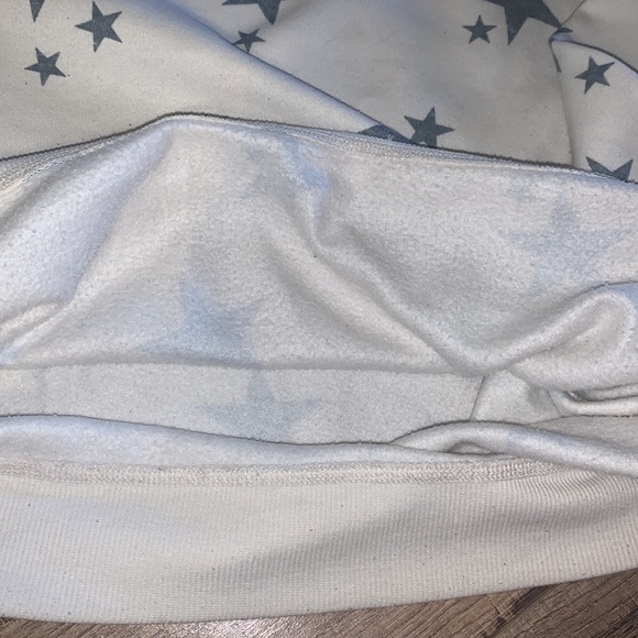 white crewneck with grey stars - Picture 4 of 4